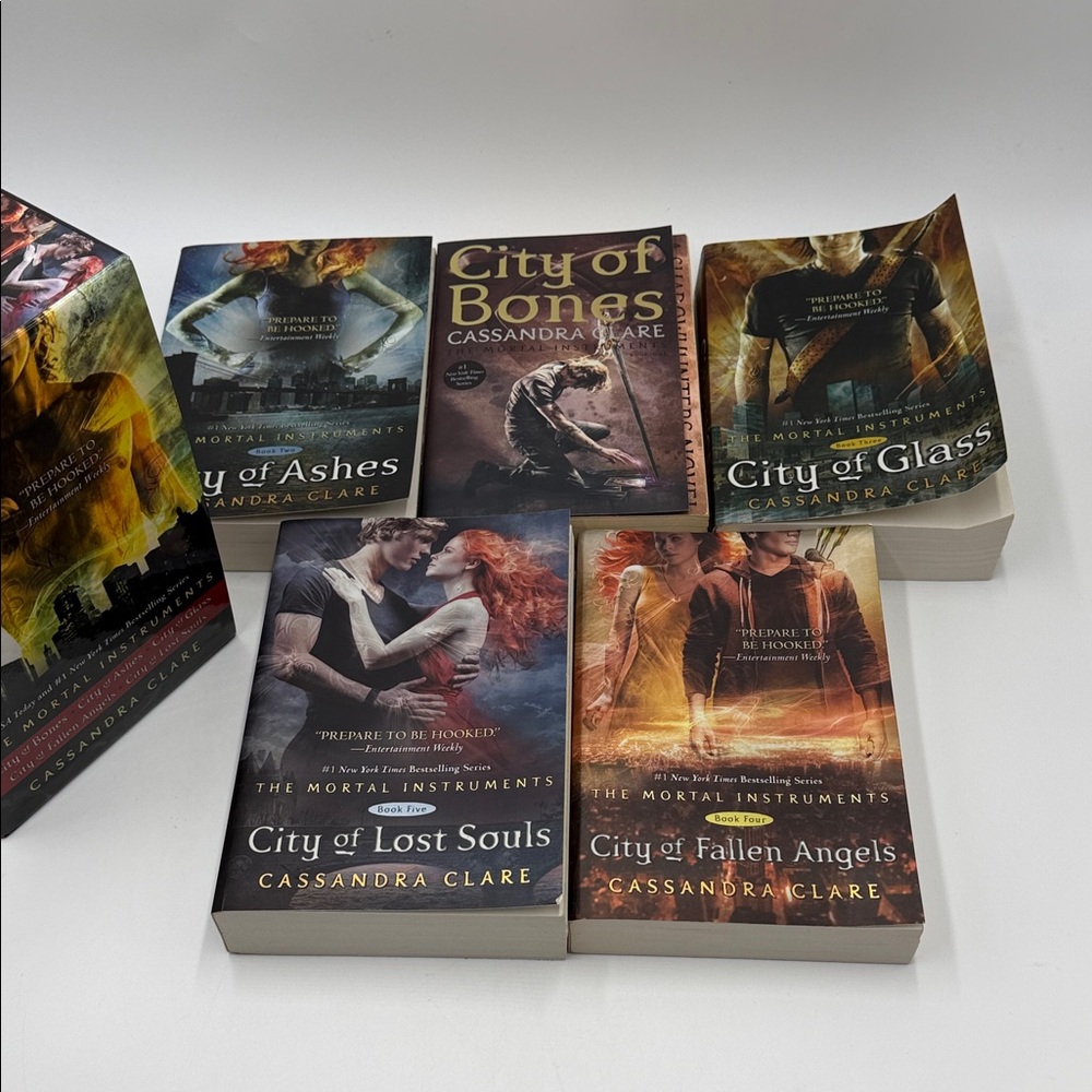 The Mortal Instruments Series Book Set - Picture 4 of 5